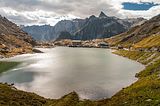 St. Bernard, Blick auf die Grenzstation Schweiz Italien